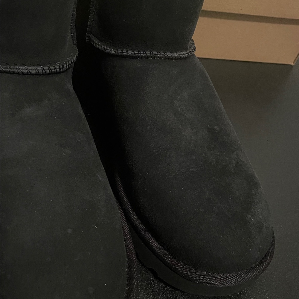 UGG W Classic Mini II BLK- Women’s 7 JB - Picture 5 of 5